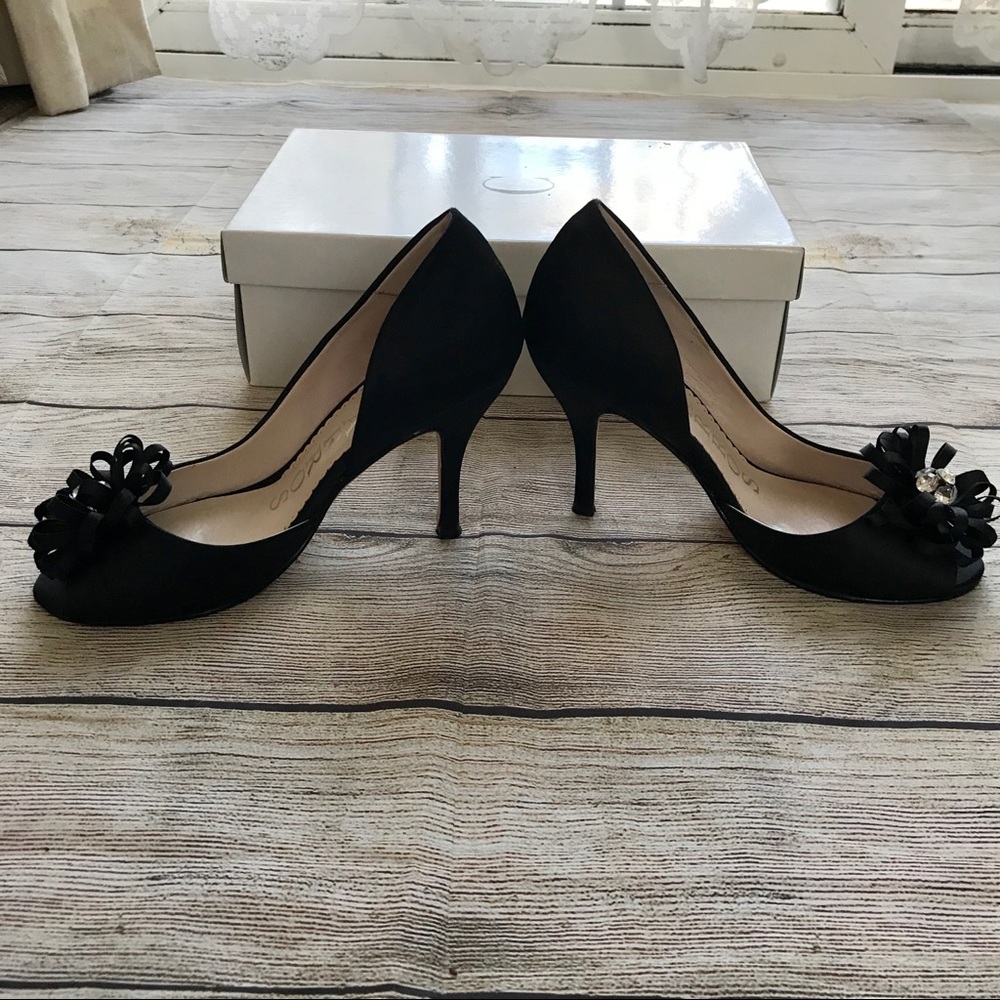Caparros Peep Toe Pumps - Picture 7 of 8